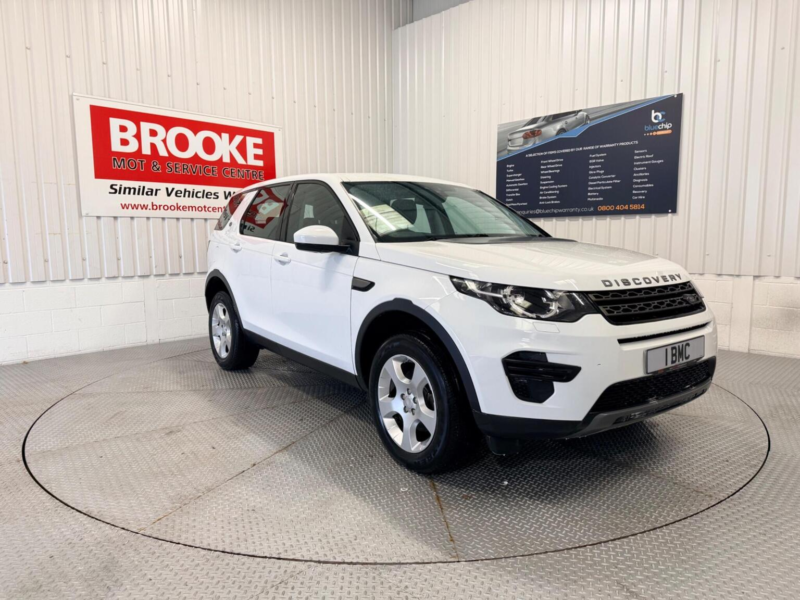 2017 Land Rover Discovery Sport 2.0 Ed4 Se Euro 6 (s/s) 5dr (5 Seat) in White — image 1
