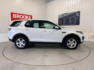 2017 Land Rover Discovery Sport 2.0 Ed4 Se Euro 6 (s/s) 5dr (5 Seat) in White — image 6