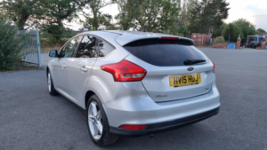 2015 Ford Focus 1.0 T Ecoboost Zetec in Silver — image 2