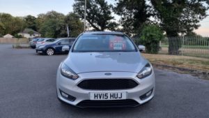 2015 Ford Focus 1.0 T Ecoboost Zetec in Silver — image 4