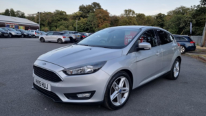 2015 Ford Focus 1.0 T Ecoboost Zetec in Silver — image 6