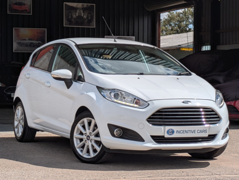 2017 Ford Fiesta 1.0 T Ecoboost Titanium 5 Door. Last Owner For 9 Years. 8 Ford Services. £20 Road Tax. Low Mileage. in White — image 1