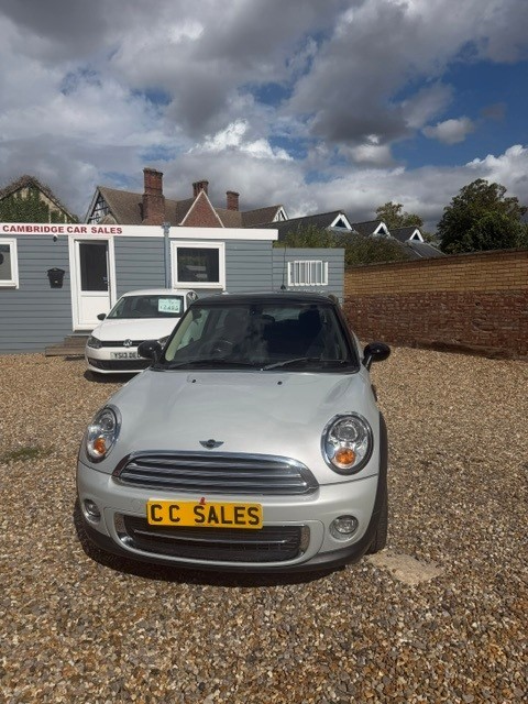 2013 MINI Hatch 1.6 Cooper D Hatch in Silver — image 1
