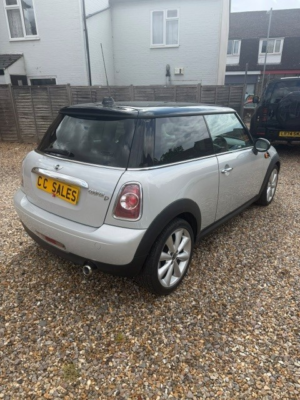 2013 MINI Hatch 1.6 Cooper D Hatch in Silver — image 5