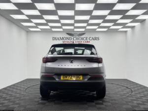 2022 Vauxhall Grandland 1.2 New Grandland Design 1.2 130ps 6 Speed Manual in Grey — image 5