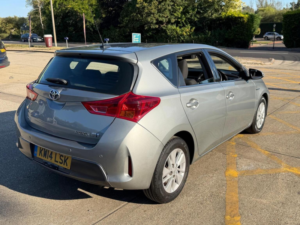 2014 Toyota Auris 1.8 Vvt-H Icon CVT Euro 5 (s/s) 5dr in Grey — image 6