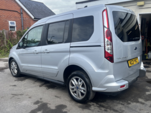 2021 Ford Tourneo Connect 1.5 Tourneo Connect Titanium Tourneo 1.5l Ecoblue 120ps Fwd 8 Speed Automatic in Silver — image 6