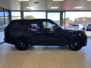 2018 Land Rover Range Rover 3.0 Td V6 Vogue in Black — image 4