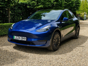 2024 Tesla Model Y Auto Rwd 5dr in Blue — image 2