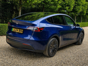 2024 Tesla Model Y Auto Rwd 5dr in Blue — image 3