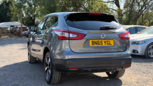 2015 Nissan Qashqai 1.5 Dci N-Tec 2WD Euro 6 (s/s) 5dr in Grey — image 4