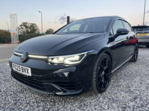2023 Volkswagen Golf 2.0 Tsi R in Black — image 3