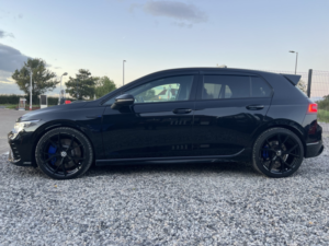 2023 Volkswagen Golf 2.0 Tsi R in Black — image 4