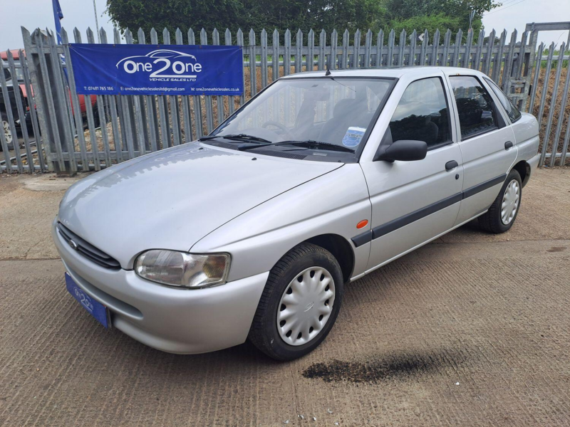 1996 Ford Escort 1.4 Freedom Limited Edition in Silver — image 1