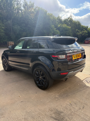 2019 Land Rover Range Rover Evoque 2.0 Td4 Se SUV 5dr Diesel Manual 4WD Euro 6 (s/s) (180 Ps) in Black — image 3