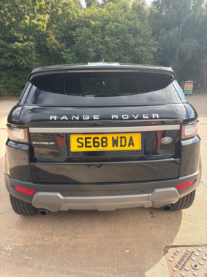 2019 Land Rover Range Rover Evoque 2.0 Td4 Se SUV 5dr Diesel Manual 4WD Euro 6 (s/s) (180 Ps) in Black — image 4