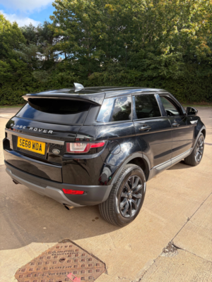 2019 Land Rover Range Rover Evoque 2.0 Td4 Se SUV 5dr Diesel Manual 4WD Euro 6 (s/s) (180 Ps) in Black — image 5