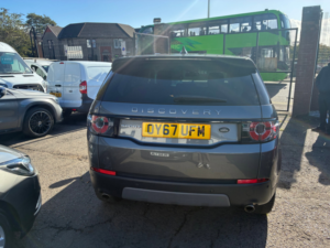 2017 Land Rover Discovery Sport 2.0 Td4 Se Tech SUV 5dr Diesel Auto 4WD Euro 6 (s/s) (180 Ps) in Grey — image 4
