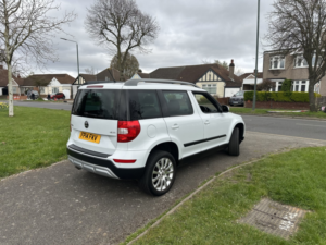2014 Skoda Yeti 1.2 Tsi Se in White — image 4