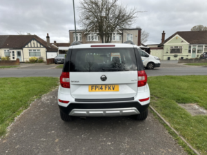 2014 Skoda Yeti 1.2 Tsi Se in White — image 5
