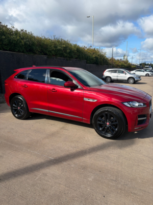 2017 Jaguar F-Pace 2.0 D180 R-Sport SUV 5dr Diesel Auto AWD Euro 6 (s/s) (180 Ps) in Red — image 5