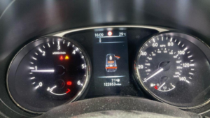 2015 Nissan X-Trail 1.6 Dci N-Tec Euro 6 (s/s) 5dr in Black — image 3