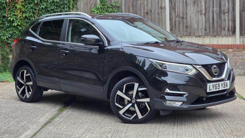 2019 Nissan Qashqai 1.3 Dig-T Tekna Euro 6 (s/s) 5dr in Black — image 1