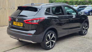 2019 Nissan Qashqai 1.3 Dig-T Tekna Euro 6 (s/s) 5dr in Black — image 6