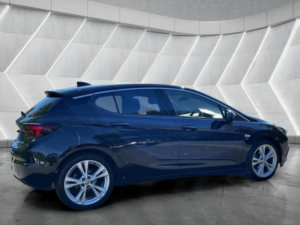 2017 Vauxhall Astra 1.4i Turbo Sri Nav Euro 6 5dr in Black — image 6