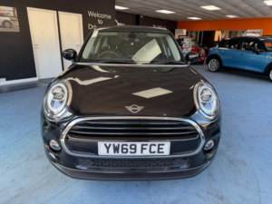 2019 MINI Hatch 1.5 Cooper Classic Euro 6 (s/s) 5dr in Black — image 5