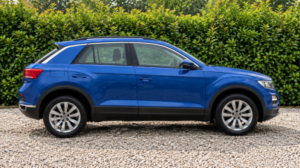 2020 Volkswagen T-Roc 1.0 Tsi Se in Blue — image 3