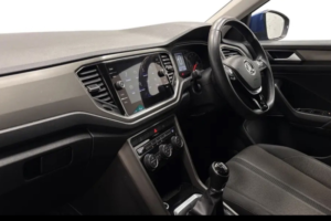 2020 Volkswagen T-Roc 1.0 Tsi Se in Blue — image 5