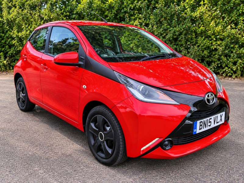 2015 Toyota Aygo 1.0 Vvt-I X-Play Euro 5 5dr Euro 5 in Red — image 1