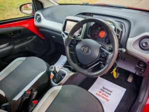 2015 Toyota Aygo 1.0 Vvt-I X-Play Euro 5 5dr Euro 5 in Red — image 2