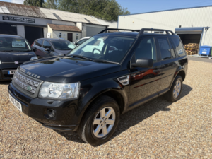2012 Land Rover Freelander 2 2.2 Td4 Gs in Black — image 4