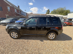 2012 Land Rover Freelander 2 2.2 Td4 Gs in Black — image 6