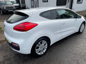 2015 Kia Proceed 1.4l Pro Ceed Sr7 Coupe 3dr Petrol Manual Euro 6 (98 Bhp) in White — image 4