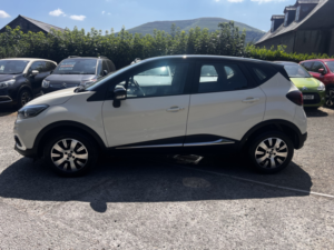 2019 Renault Captur 0.9 Play Tce 90 My18 in White — image 2