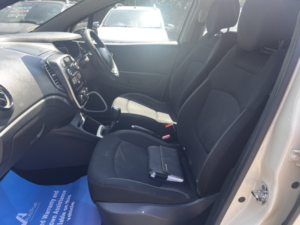 2019 Renault Captur 0.9 Play Tce 90 My18 in White — image 3