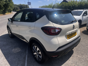 2019 Renault Captur 0.9 Play Tce 90 My18 in White — image 6