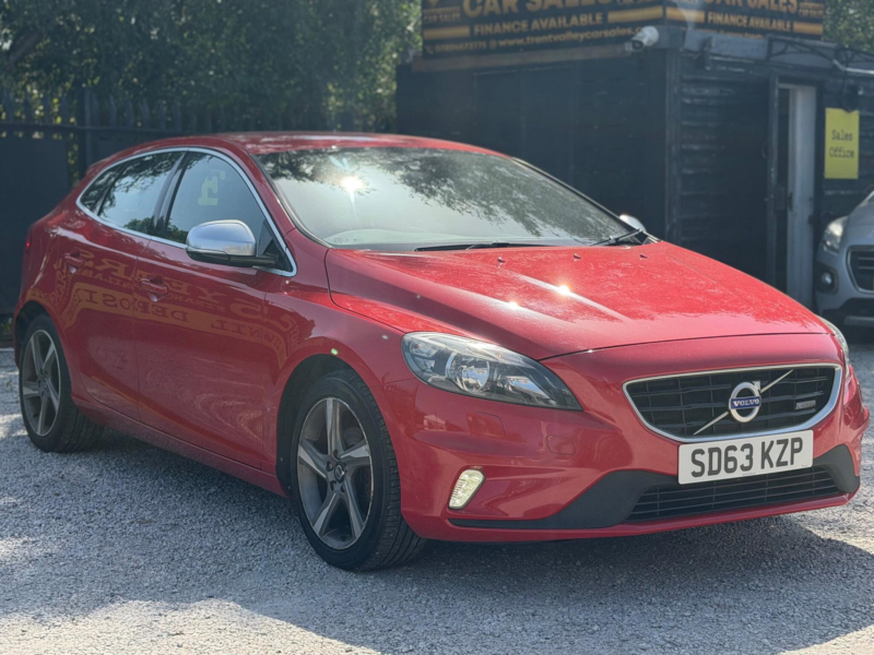 2013 Volvo V40 1.6 D2 R-Design Hatchback 5dr Diesel Manual Euro 5 (s/s) (115 Ps) in Red — image 1