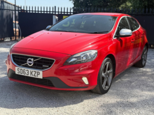 2013 Volvo V40 1.6 D2 R-Design Hatchback 5dr Diesel Manual Euro 5 (s/s) (115 Ps) in Red — image 2