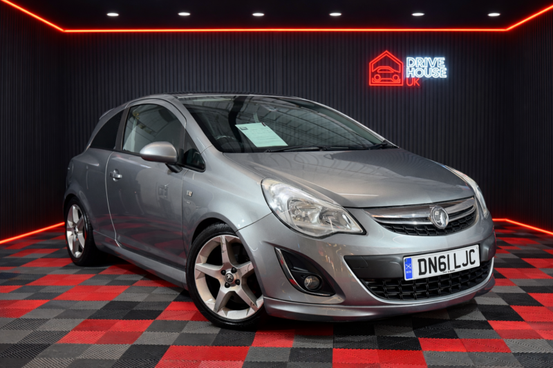 2011 Vauxhall Corsa 1.4 16v Sri in Silver — image 1