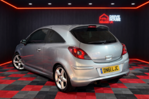 2011 Vauxhall Corsa 1.4 16v Sri in Silver — image 2