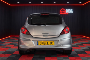 2011 Vauxhall Corsa 1.4 16v Sri in Silver — image 4