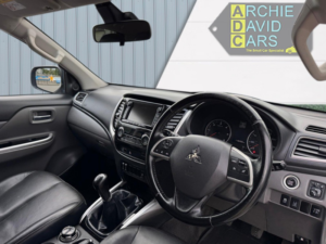2015 Mitsubishi L200 2.4 Di-D Dc Warrior in White — image 6