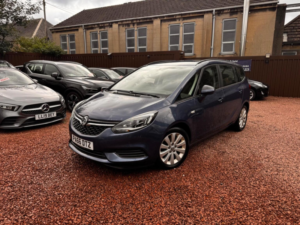 2017 Vauxhall Zafira Tourer 1.4i Turbo Design Euro 6 5dr in Blue — image 3