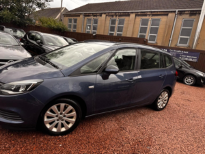 2017 Vauxhall Zafira Tourer 1.4i Turbo Design Euro 6 5dr in Blue — image 5