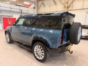 2020 Land Rover Defender 2.0 Defender Se D Auto 4WD 5dr in Blue — image 4