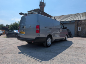 2021 Peugeot Expert 2.0 Bluehdi 1400 Professional Long Panel Van Lwb Euro 6 (s/s) 6dr in Grey — image 3